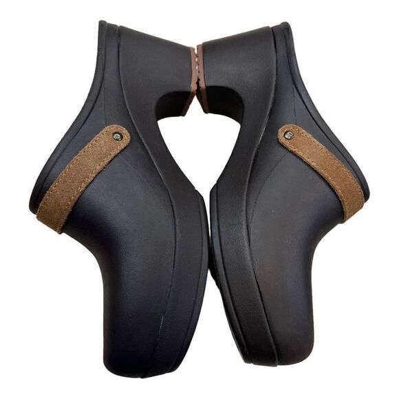 Crocs Women's Sarah Clog Mules Slip-On Buckle Dual Comfort Shoes Brown Size 6 - Picture 7 of 10